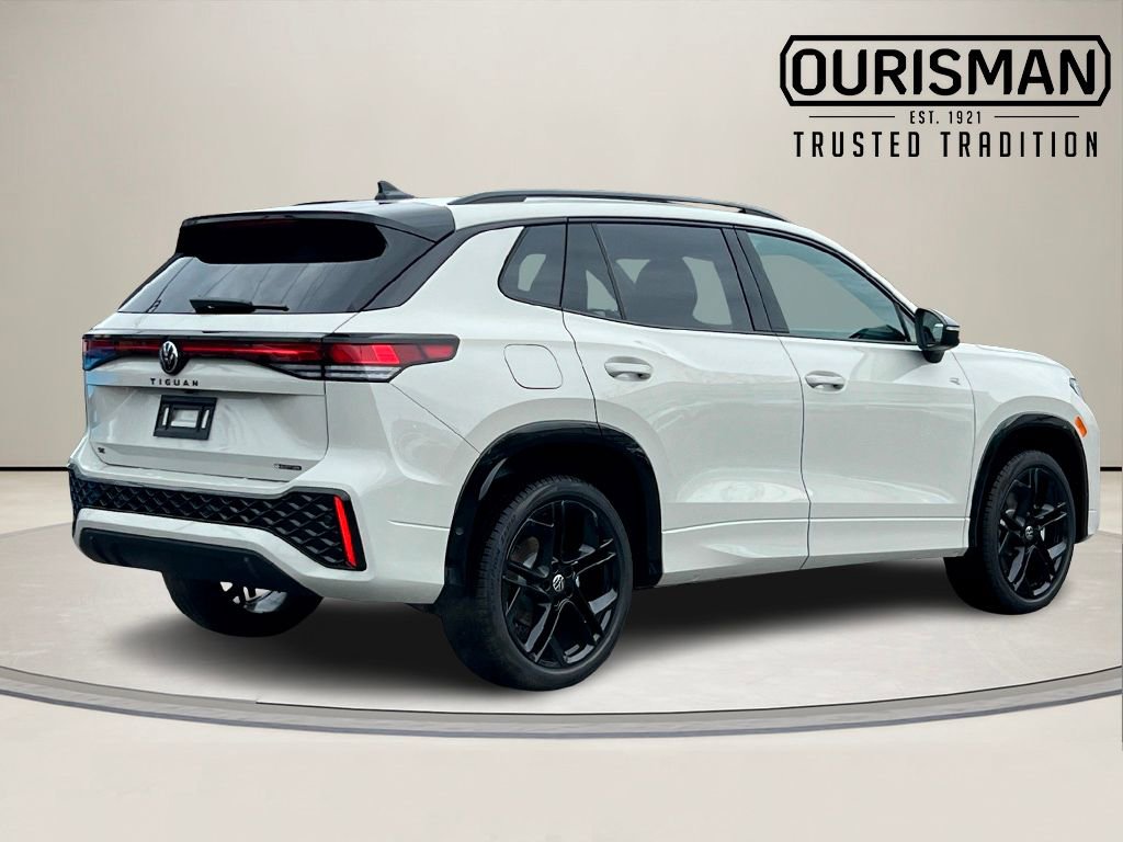 New 2026 Volkswagen Tiguan SE R-Line image 3