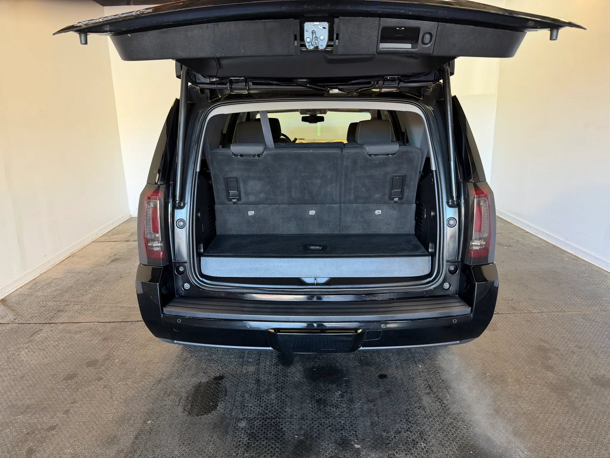 Used 2016 GMC Yukon SLE w/ HD Trailering Package AWD/4WD image 36
