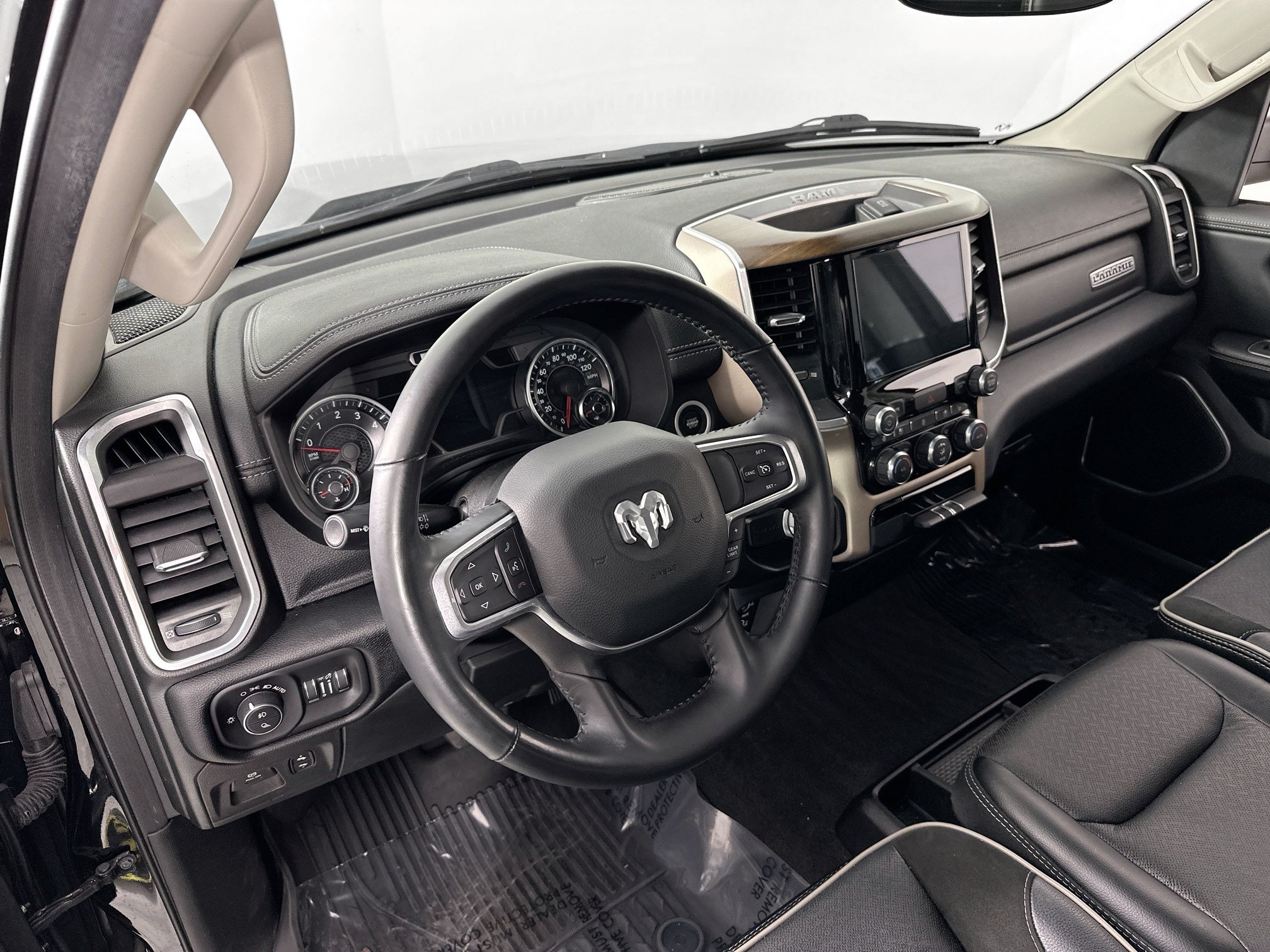 Used 2022 RAM 1500 Laramie RWD image 9