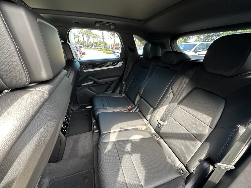 Used 2026 Porsche Cayenne E-Hybrid AWD/4WD image 40