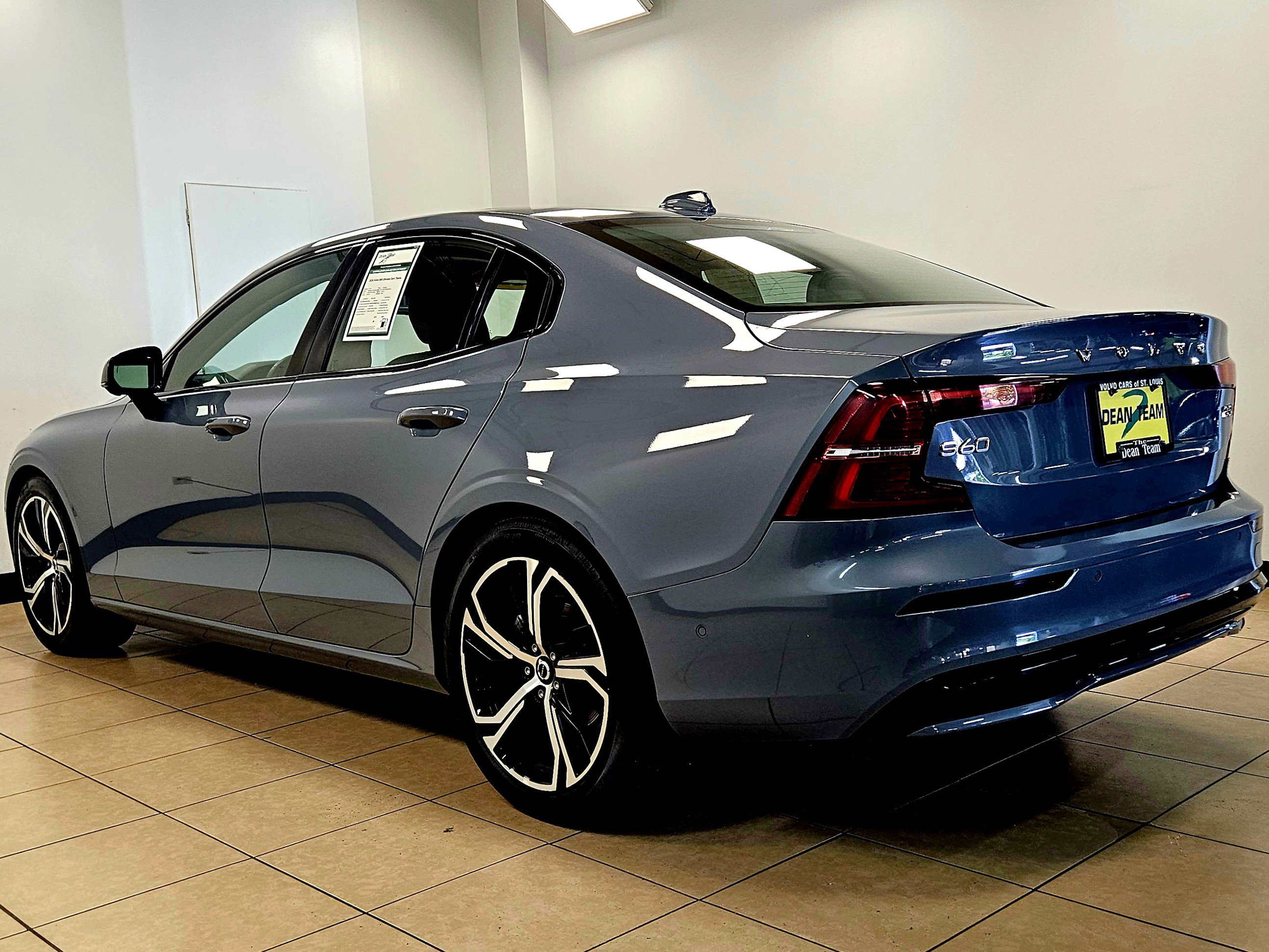 Used 2024 Volvo S60 B5 Ultimate image 5