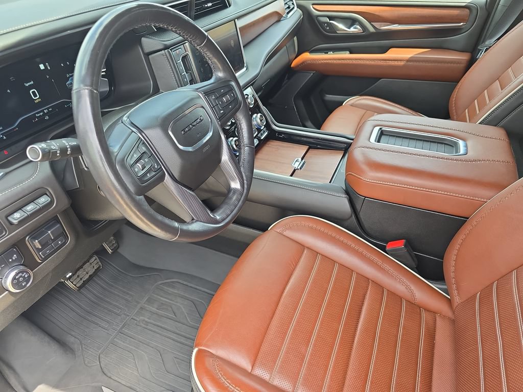 Used 2023 GMC Yukon Denali Ultimate AWD/4WD image 17