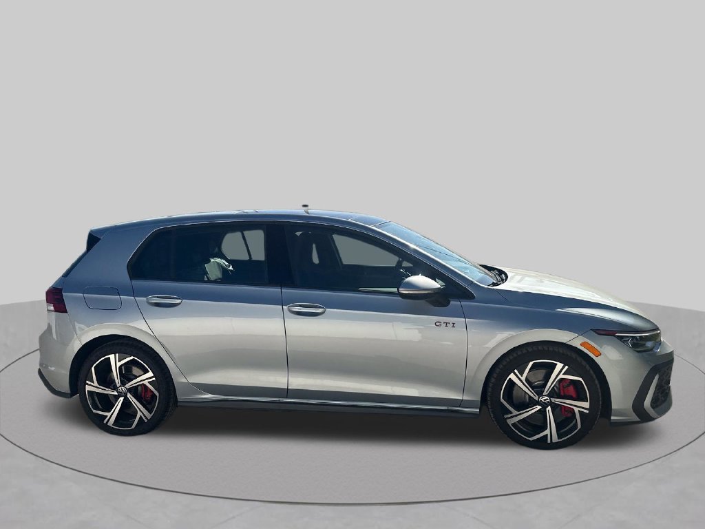 Used 2025 Volkswagen GTI SE FWD image 39