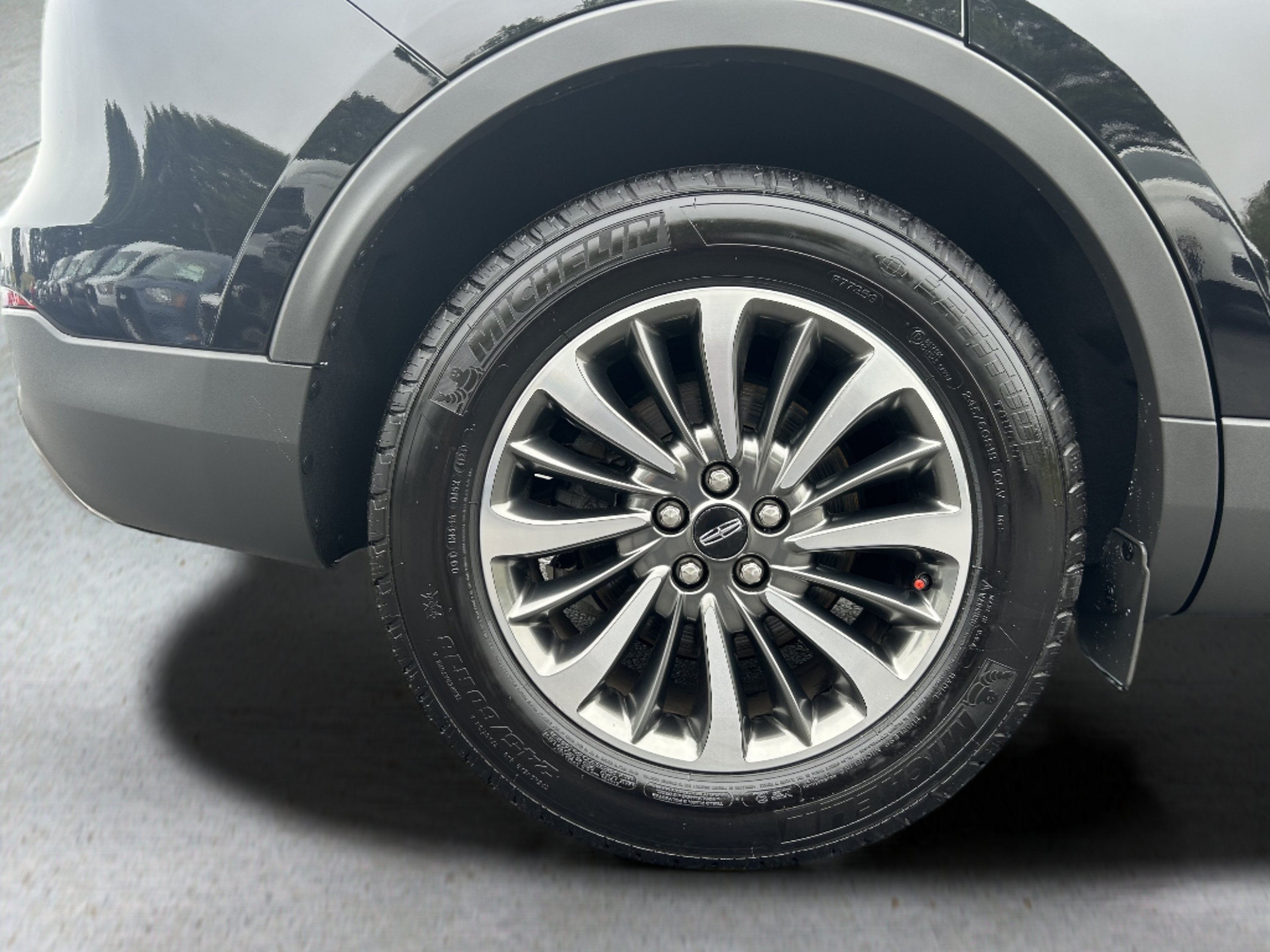 Used 2020 Lincoln Nautilus Reserve AWD/4WD image 8