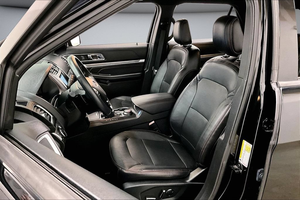 Used 2018 Ford Explorer Sport w/ Ford Safe & Smart Package AWD/4WD image 21