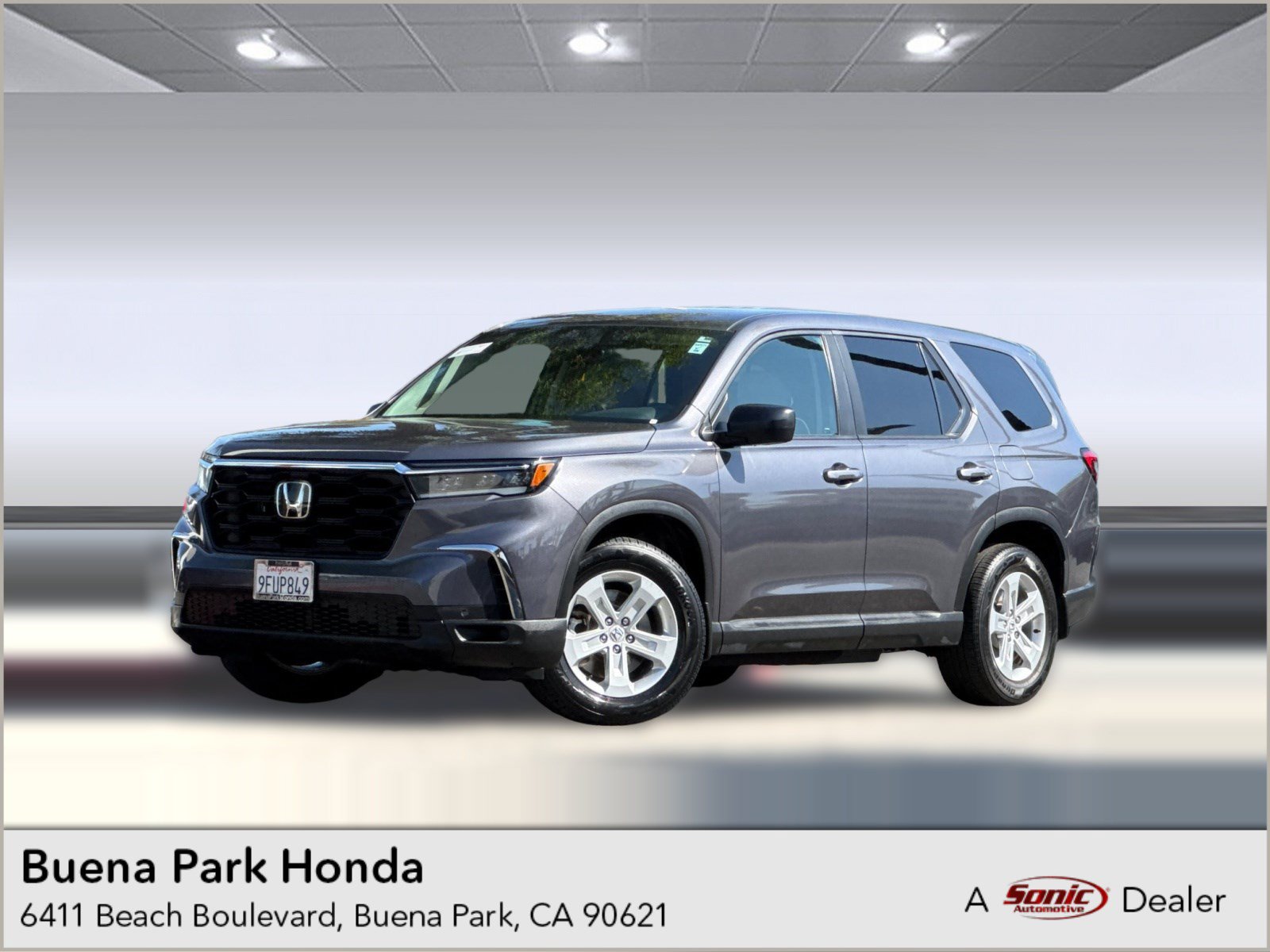 Certified 2023 Honda Pilot LX image 1