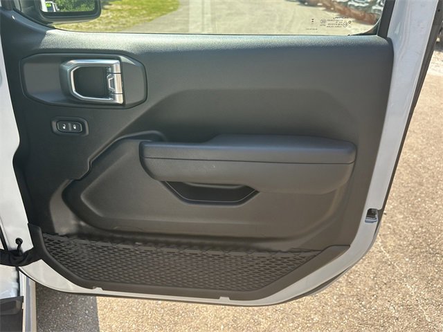 Used 2023 Jeep Gladiator Mojave w/ Trailer Tow Package image 14