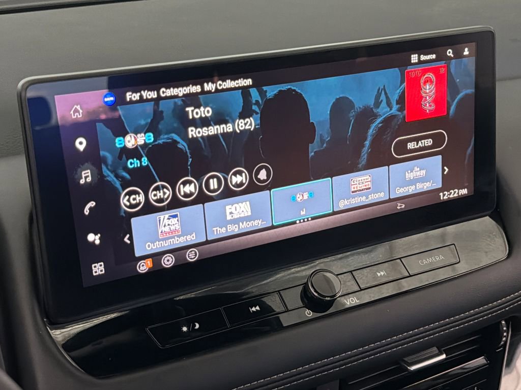 Used 2025 Nissan Rogue SL w/ Tech Package FWD image 8