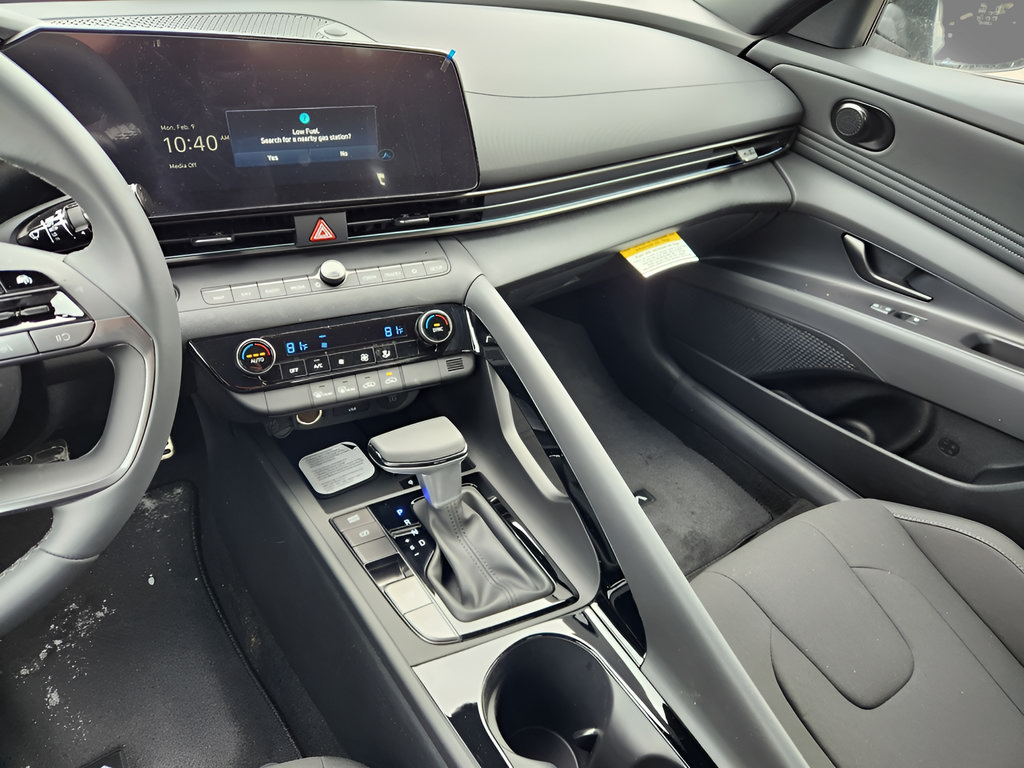 New 2026 Hyundai Elantra SEL FWD image 17