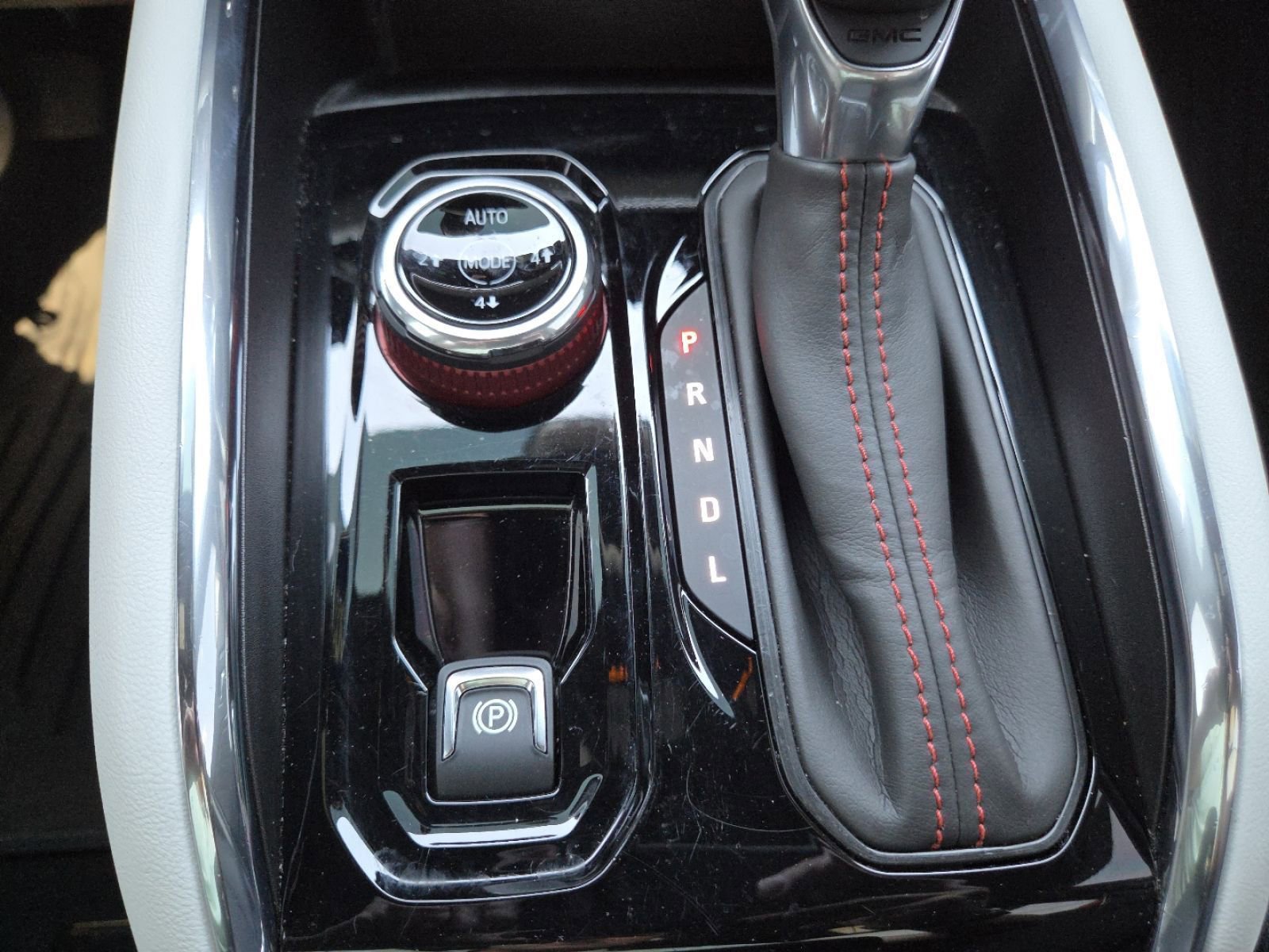 Used 2024 GMC Canyon AT4X image 37