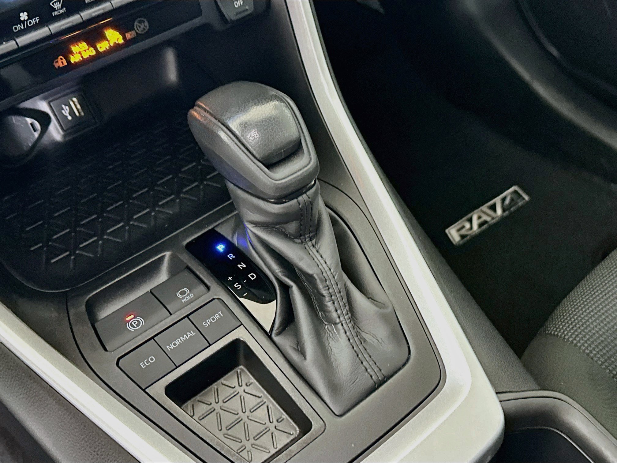 Certified 2025 Toyota RAV4 LE FWD image 20
