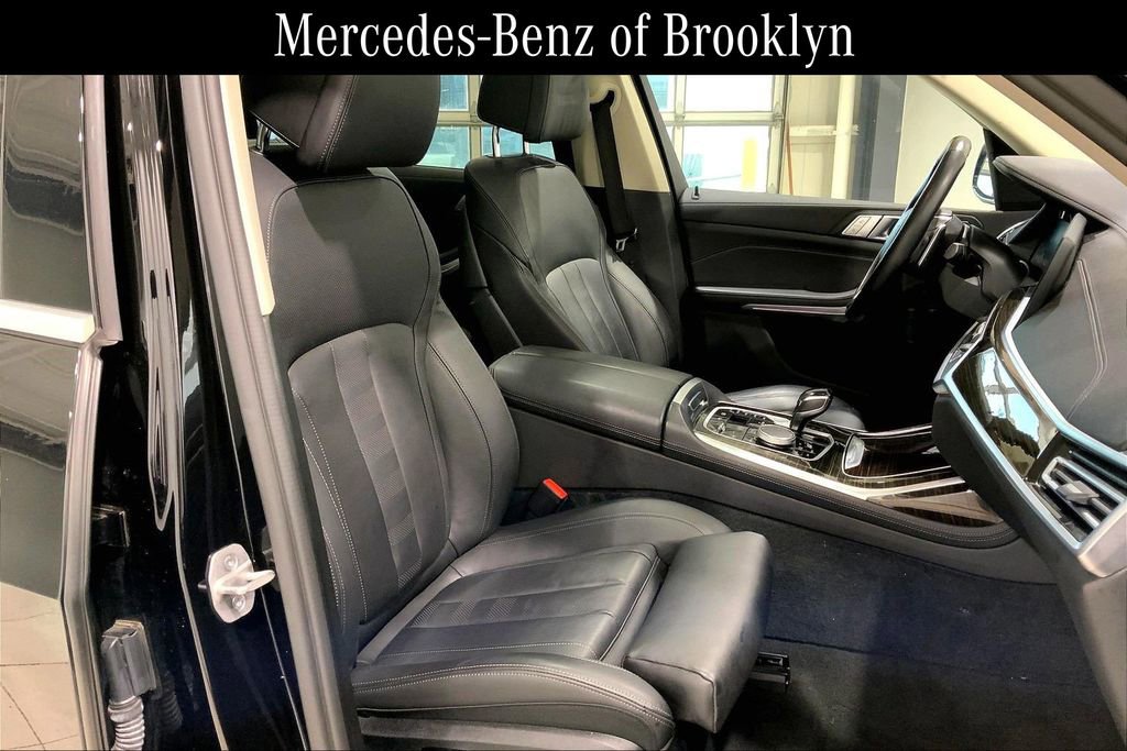 Used 2021 BMW X7 xDrive40i w/ Premium Package 2 image 9
