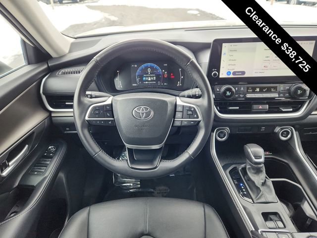 Used 2024 Toyota Grand Highlander XLE image 19