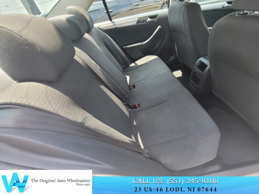 Used 2015 Volkswagen Jetta SE FWD image 17