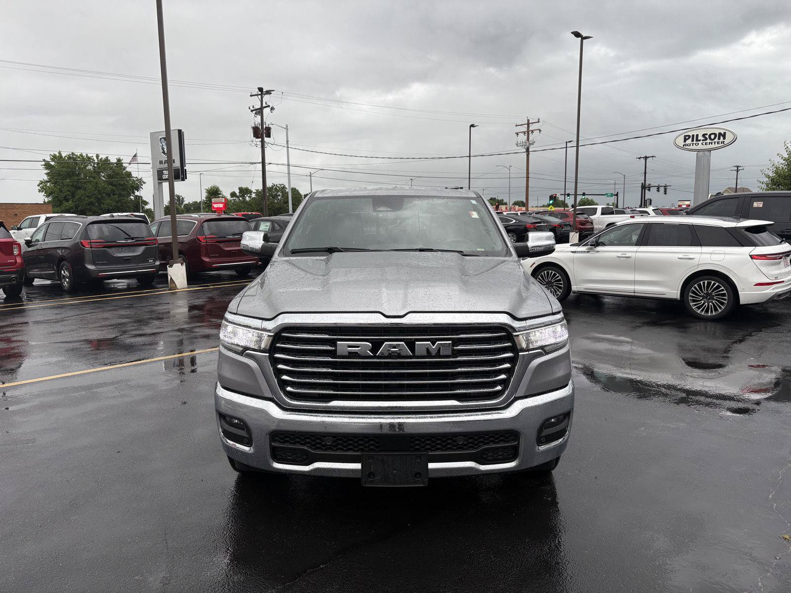 Used 2025 RAM 1500 Laramie AWD/4WD image 3