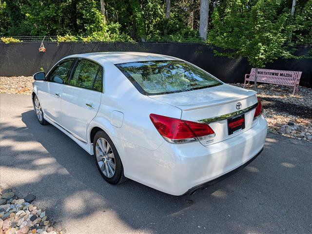 Used 2011 Toyota Avalon Limited FWD image 3