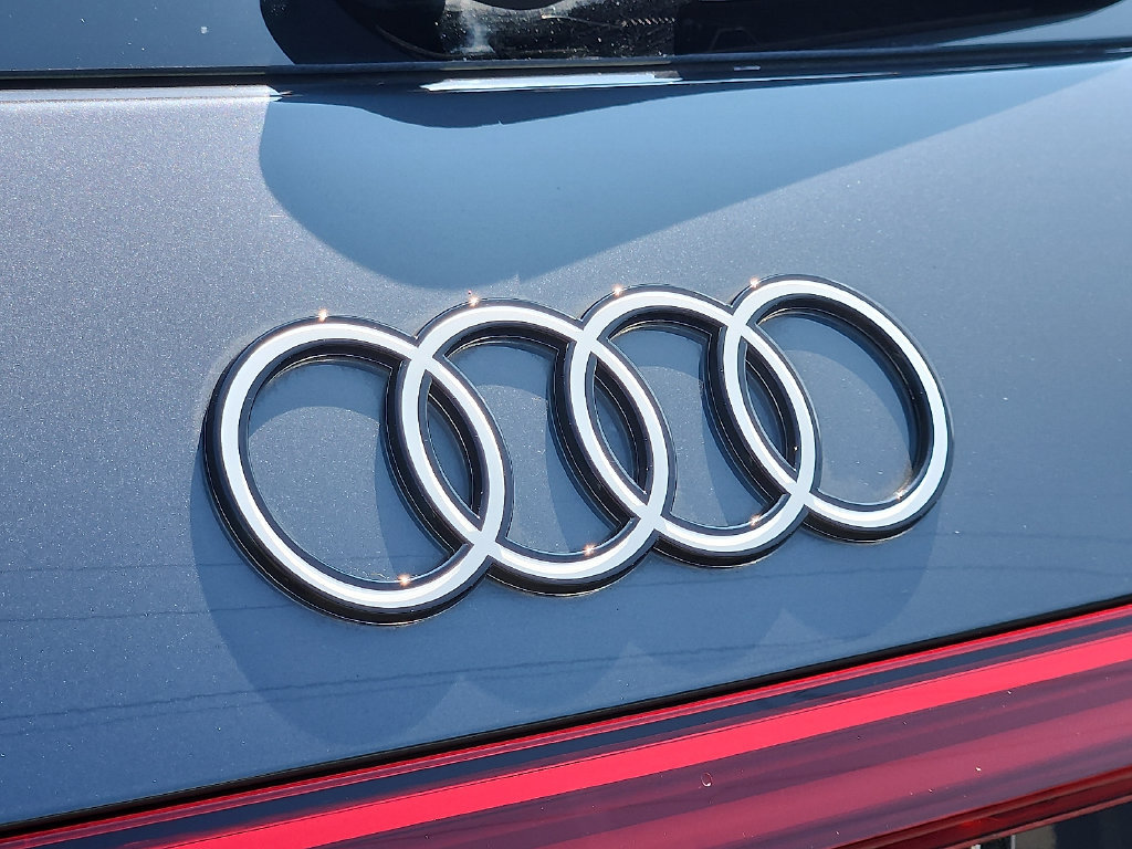 Used 2025 Audi Q5 Premium w/ Convenience Package AWD/4WD image 30