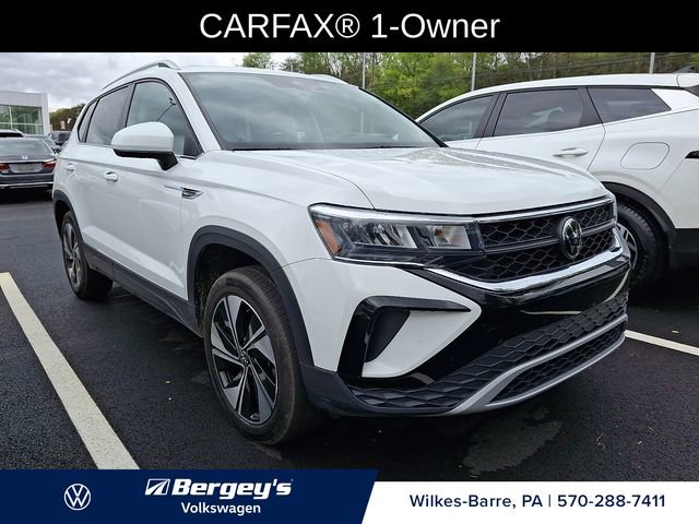 Used 2023 Volkswagen Taos SE w/ Panoramic Sunroof Package AWD/4WD image 3
