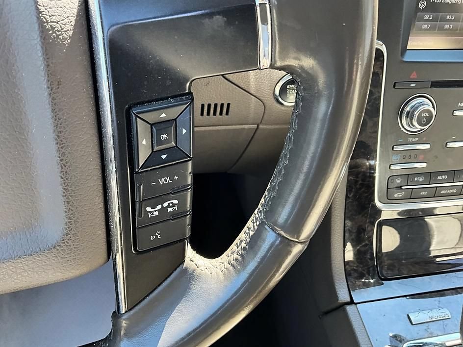 Used 2015 Lincoln Navigator L 4WD image 30