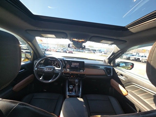 Used 2023 GMC Canyon AT4 w/ AT4 Premium Package image 13