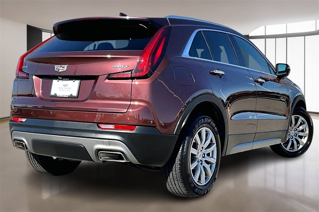 Used 2023 Cadillac XT4 Premium Luxury image 2