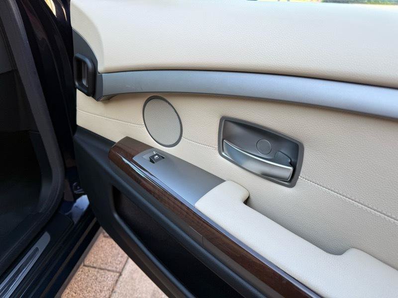 Used 2007 BMW 750i RWD image 59