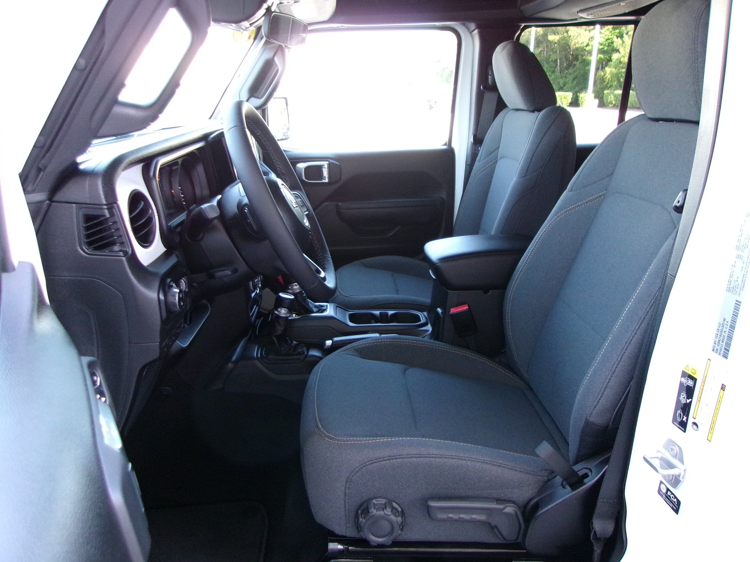 New 2025 Jeep Gladiator Sport AWD/4WD image 13