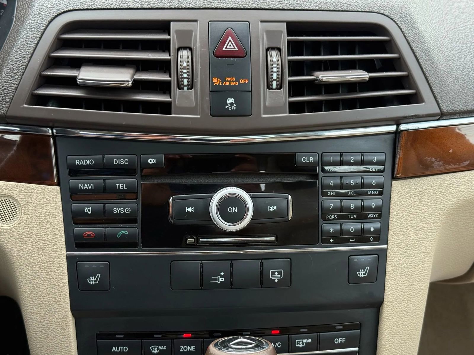 Used 2010 Mercedes-Benz E 350 Coupe image 34