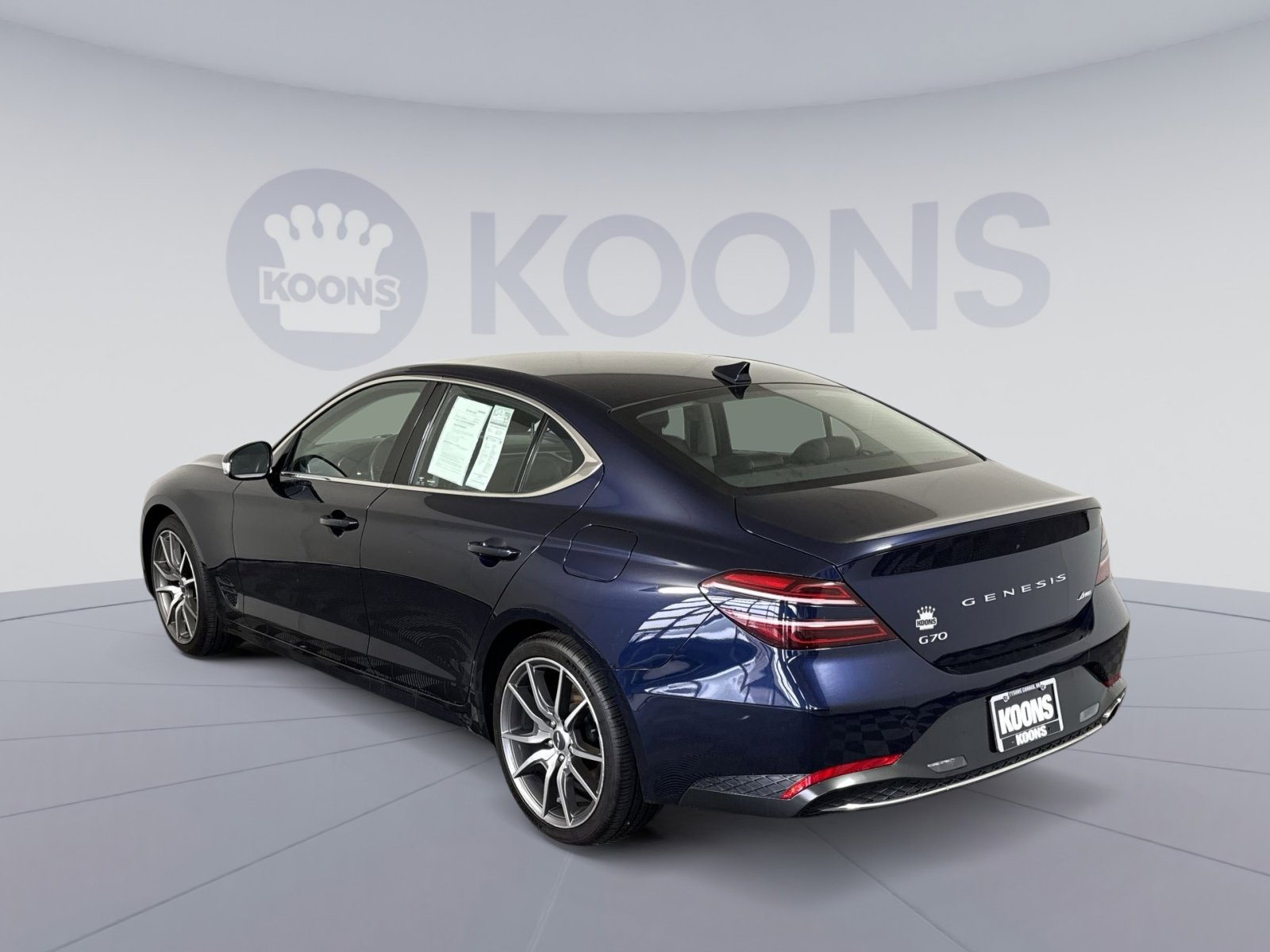 Used 2023 Genesis G70 2.0T image 4