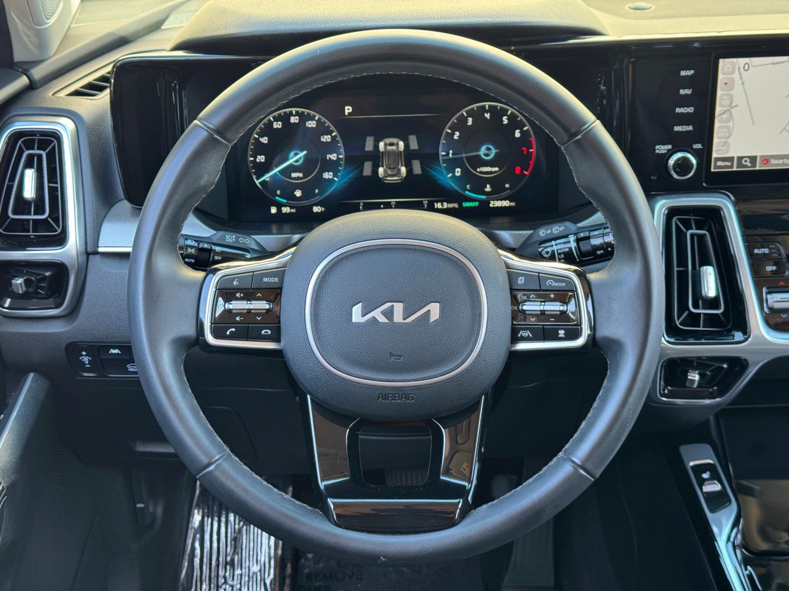 Used 2023 Kia Sorento SX AWD/4WD image 18