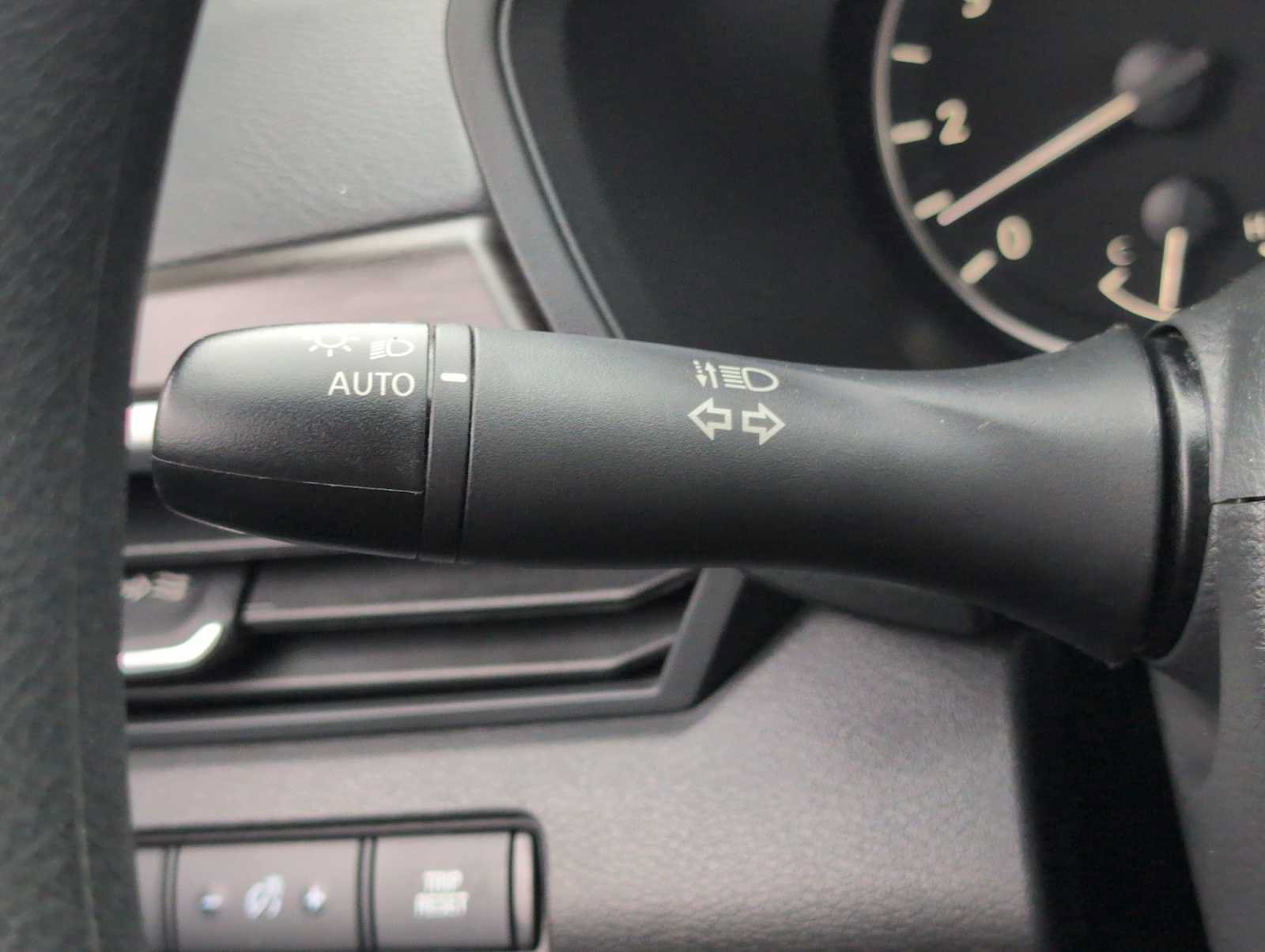 Used 2025 Nissan Altima 2.5 SV FWD image 26