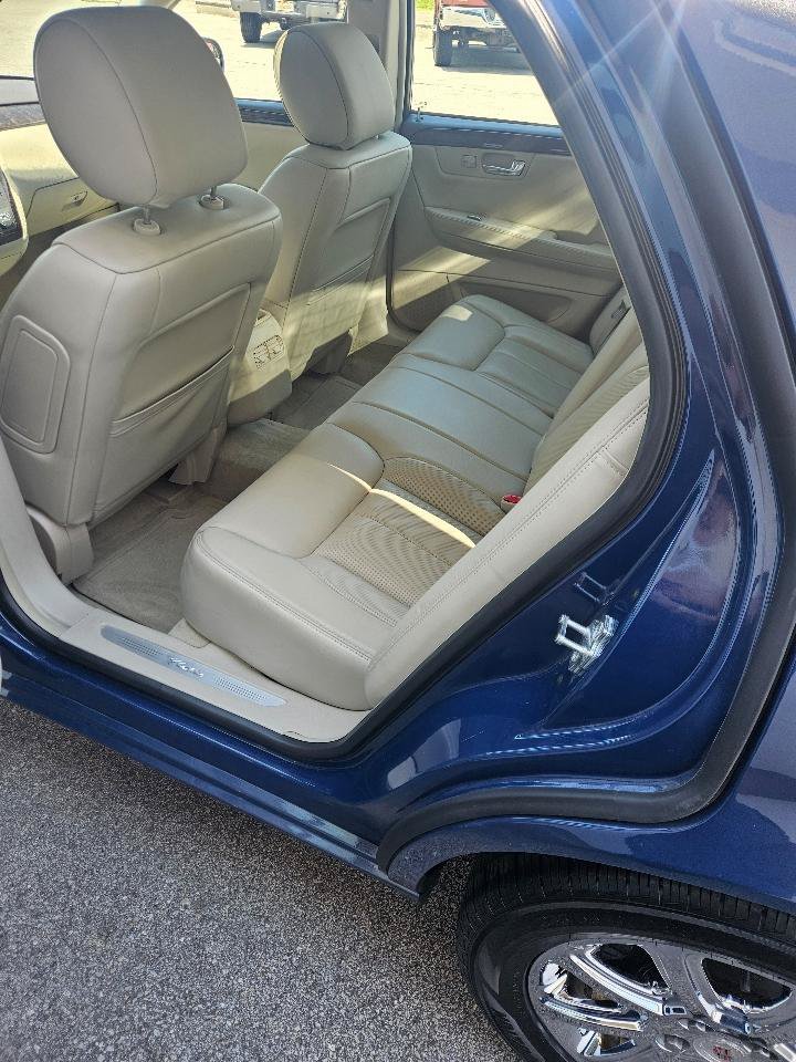 Used 2009 Cadillac DTS w/ Sun And Sound Package FWD image 12