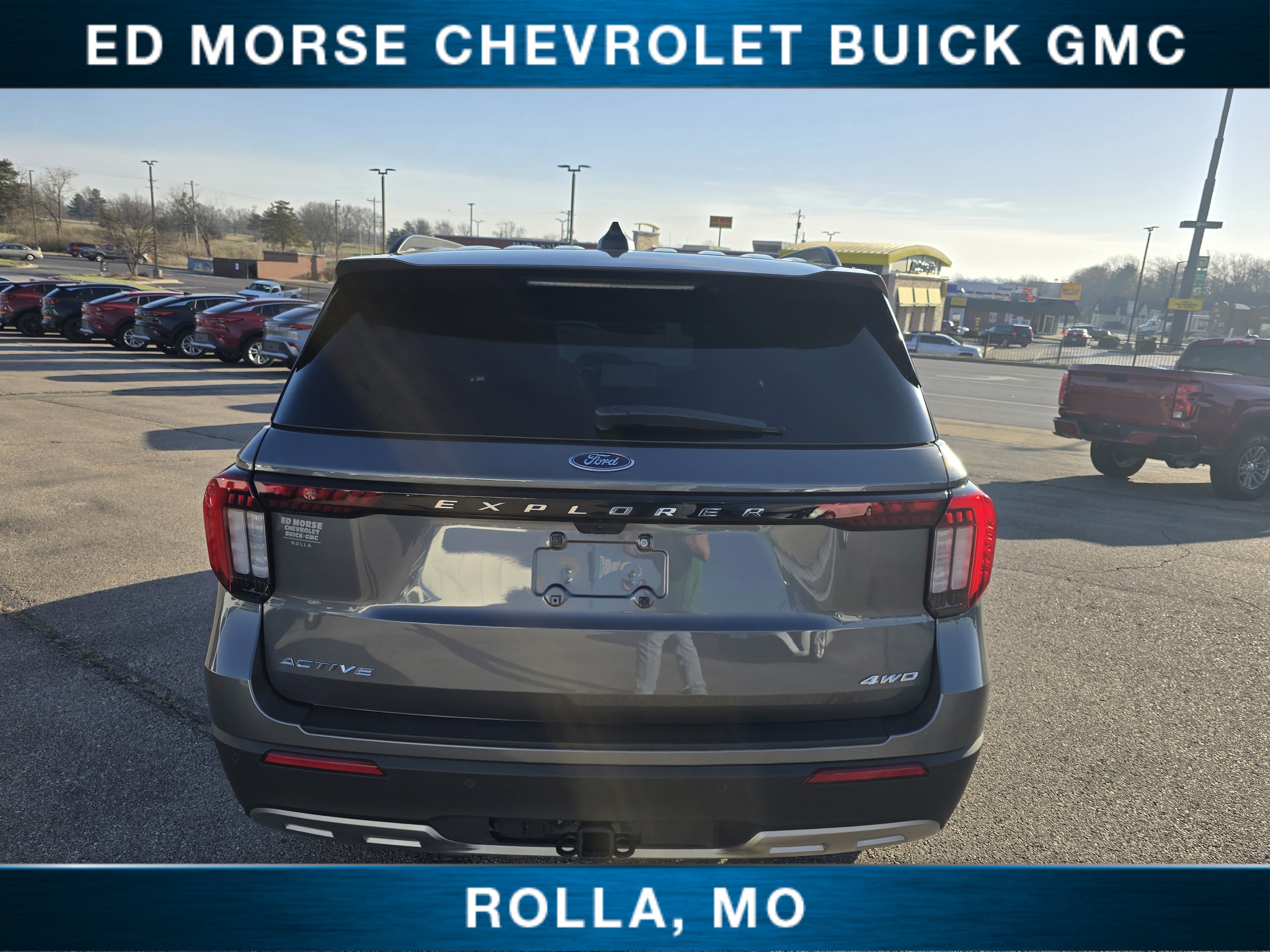 Used 2025 Ford Explorer Active w/ Active Comfort Package image 4