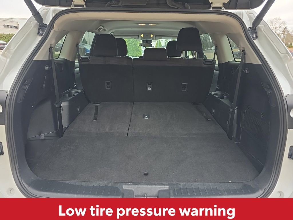 Used 2024 Toyota Highlander LE image 15