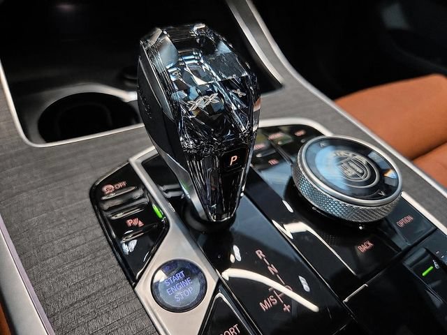 New 2026 BMW ALPINA XB7 AWD/4WD image 25