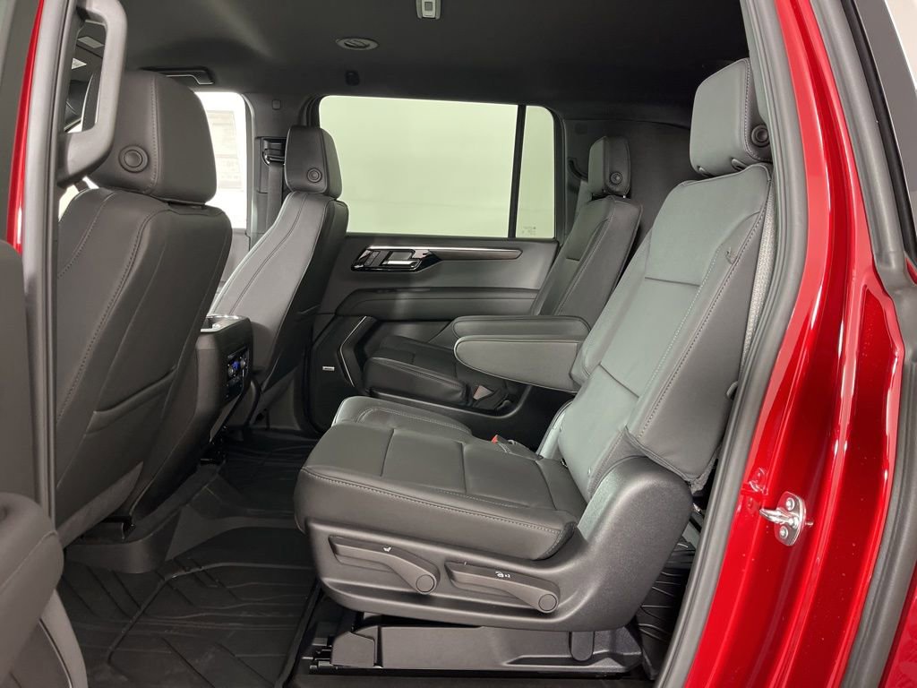 New 2026 Chevrolet Suburban LT image 24