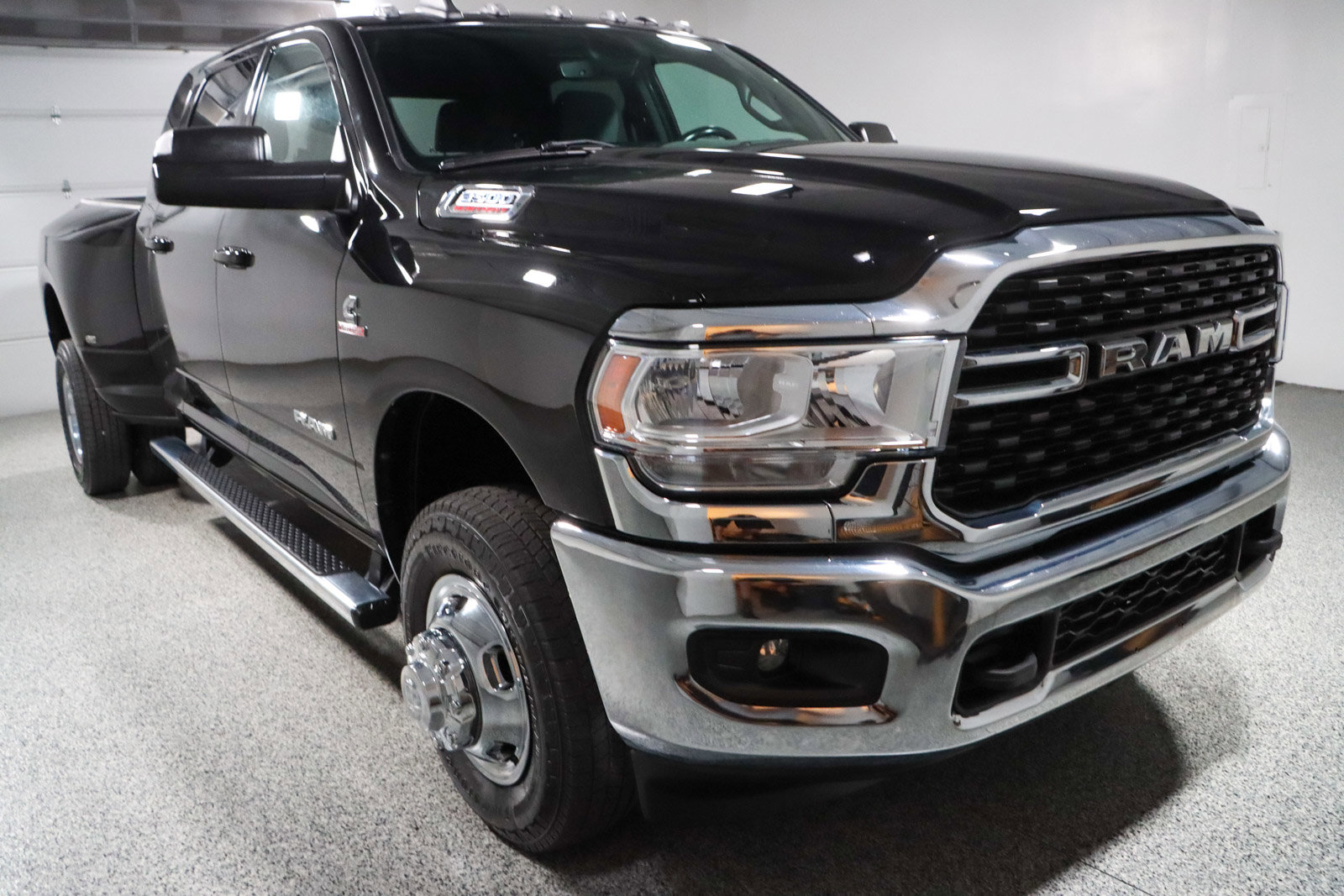 Used 2022 RAM 3500 Big Horn w/ Level A Equipment Group AWD/4WD image 5