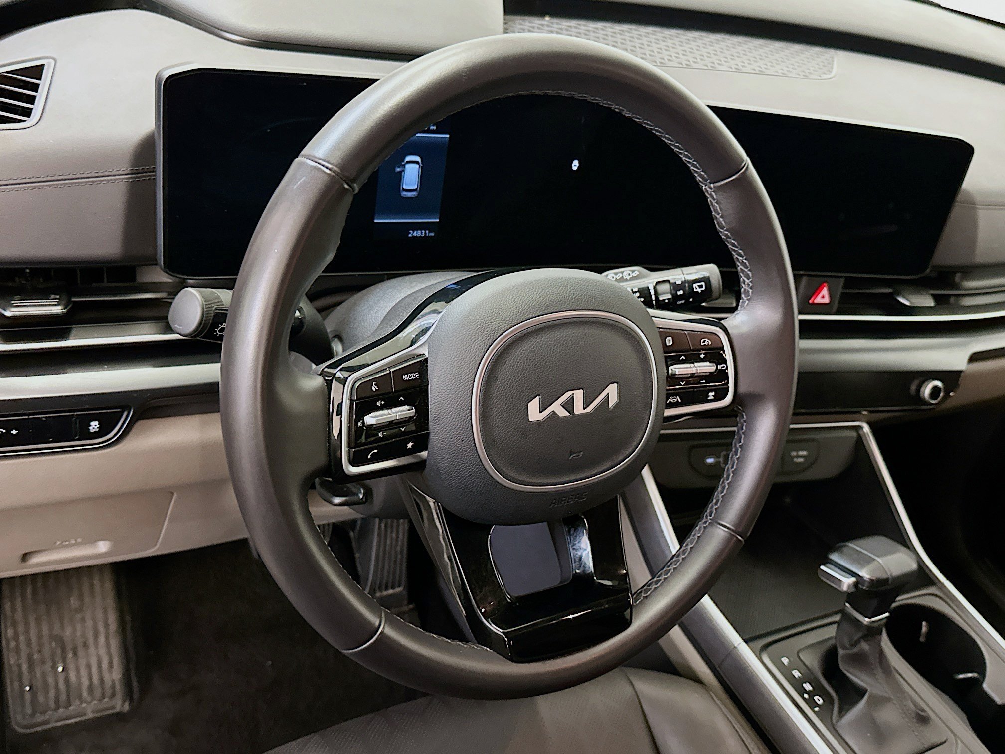 Used 2026 Kia Carnival FWD image 18