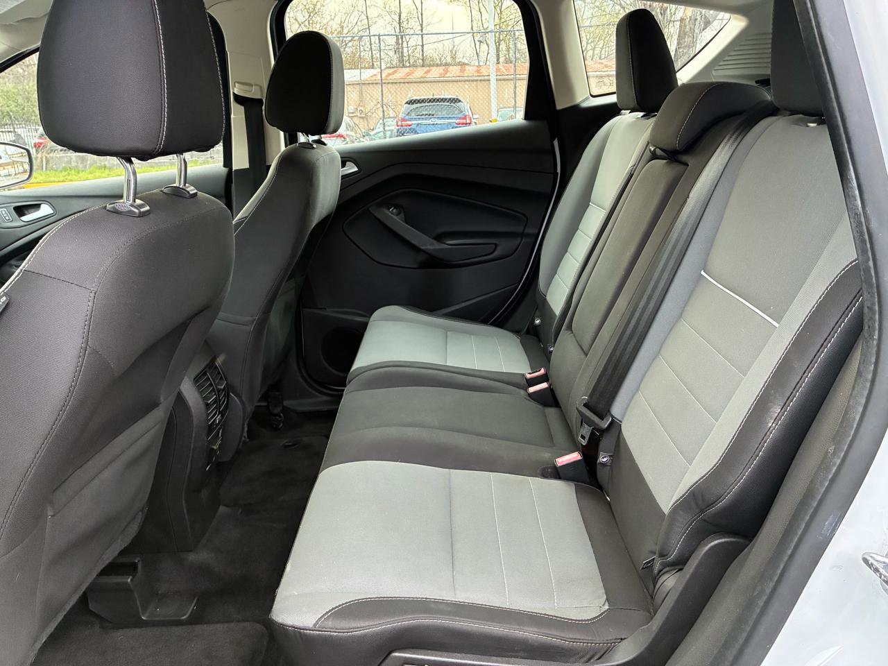 Used 2015 Ford C-MAX SE image 16