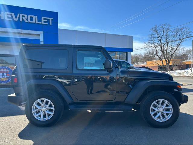 Used 2023 Jeep Wrangler Sport image 10