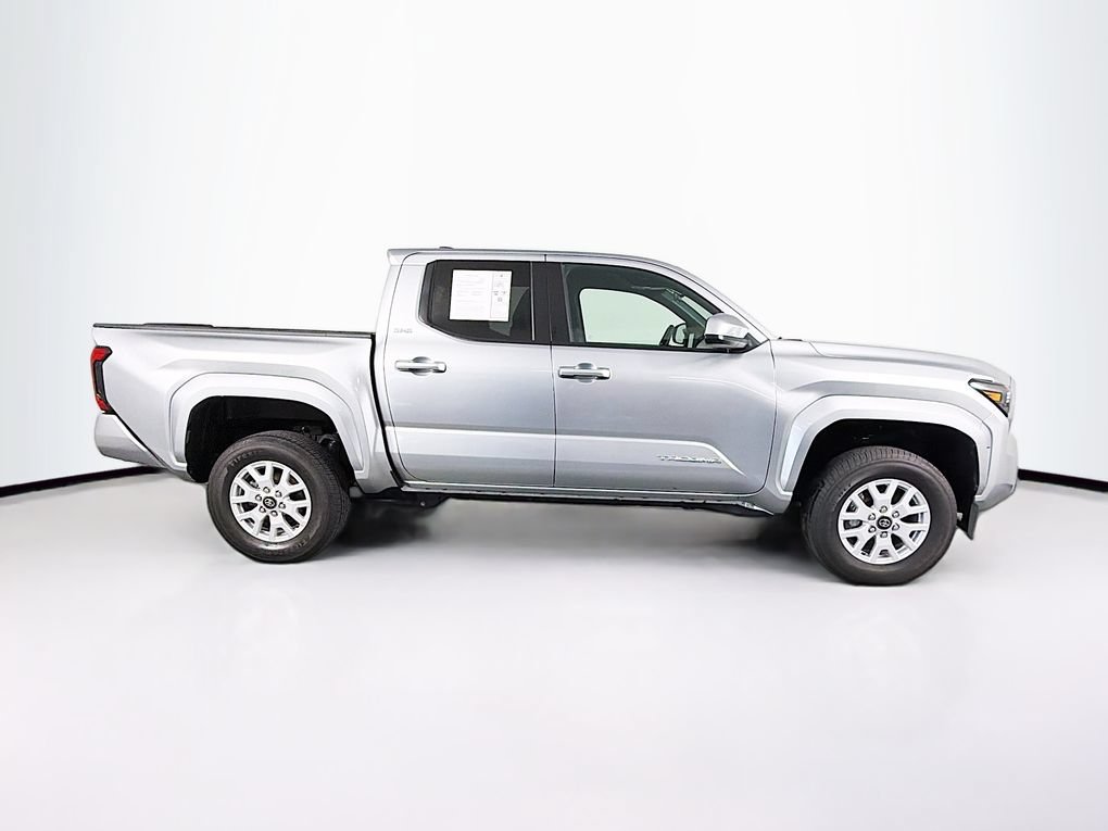 Used 2025 Toyota Tacoma SR5 AWD/4WD image 10