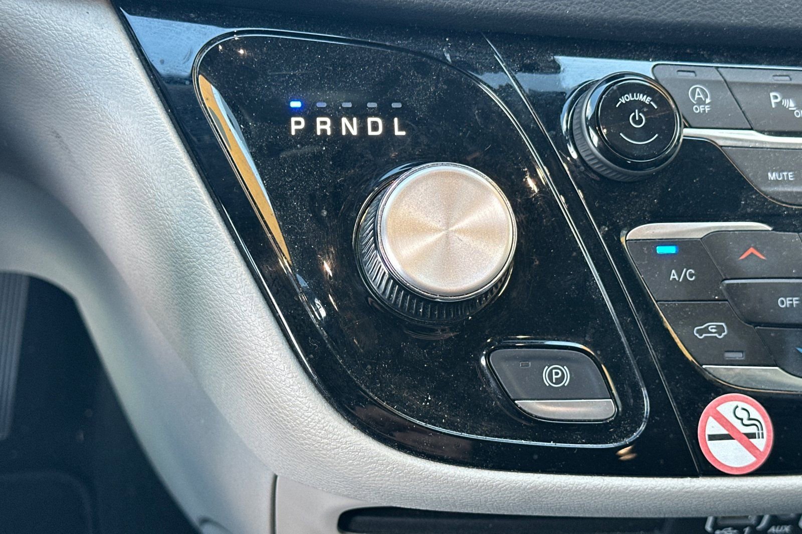 Used 2023 Chrysler Pacifica Touring-L image 24