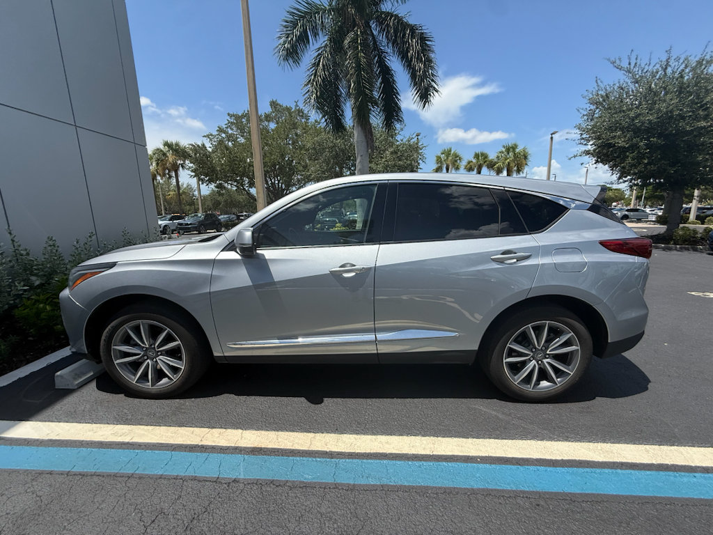 Used 2023 Acura RDX w/ Technology Package FWD image 4