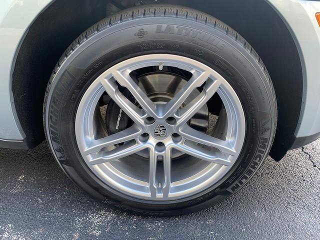 Used 2020 Porsche Macan AWD/4WD image 22