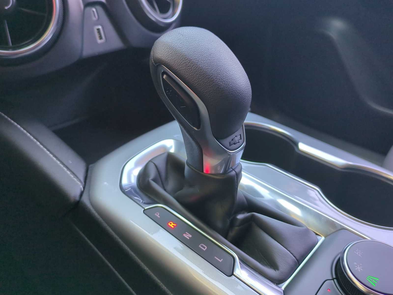 Used 2025 Chevrolet Blazer LT FWD image 21