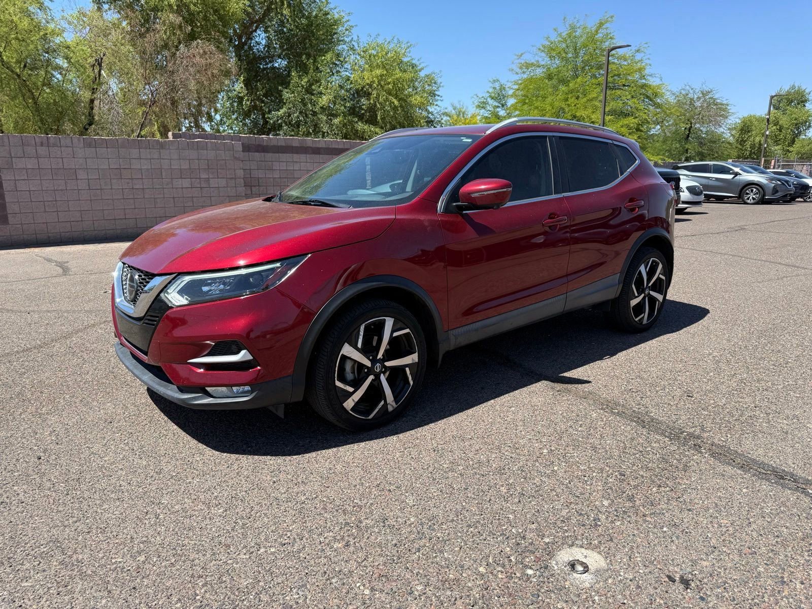 Used 2021 Nissan Rogue Sport SL w/ Premium Package FWD image 1