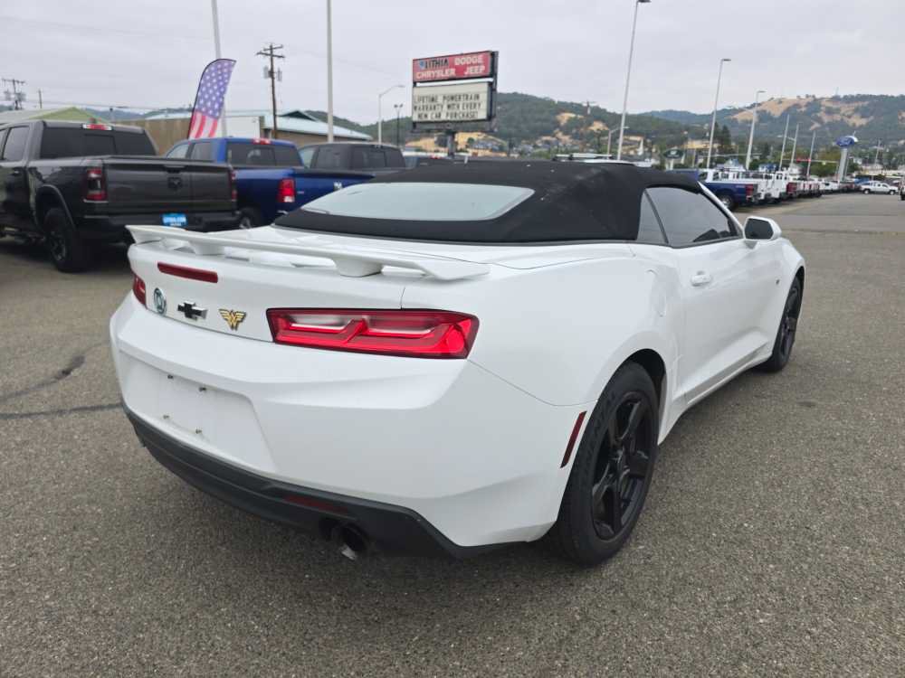 Used 2016 Chevrolet Camaro LT RWD image 3