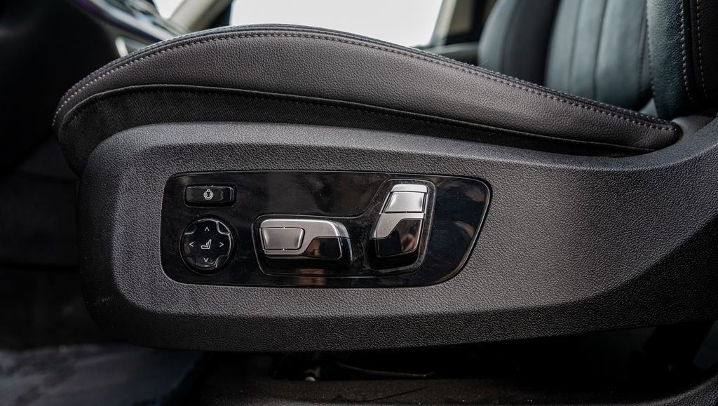 Used 2019 BMW X7 xDrive40i w/ Cold Weather Package AWD/4WD image 18