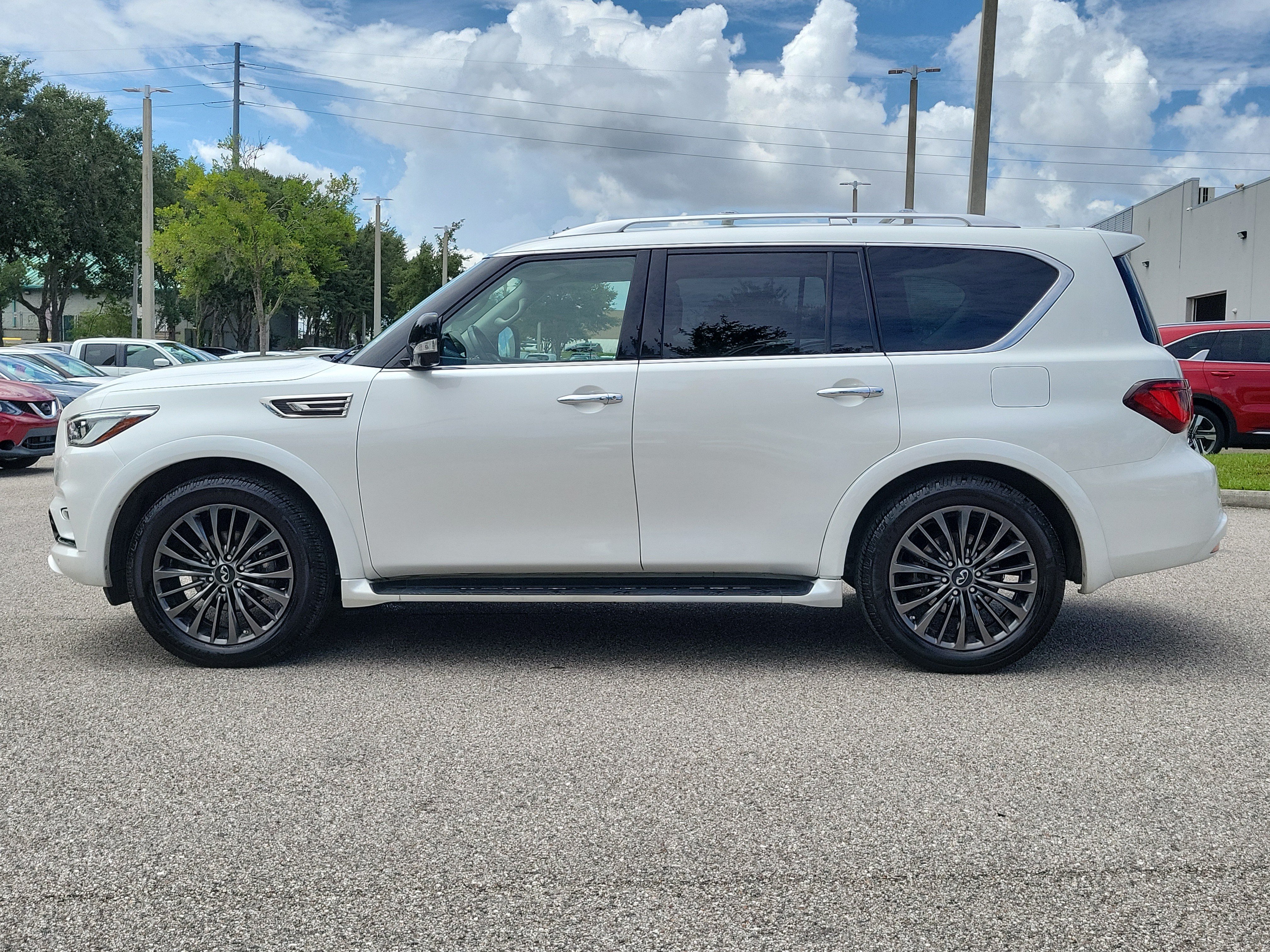 Used 2023 INFINITI QX80 Premium Select w/ Cargo Package AWD/4WD image 8
