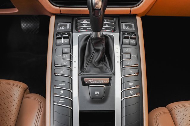 Used 2021 Porsche Macan image 20